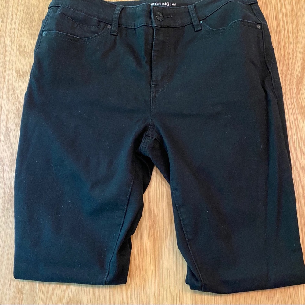 Black jeggings